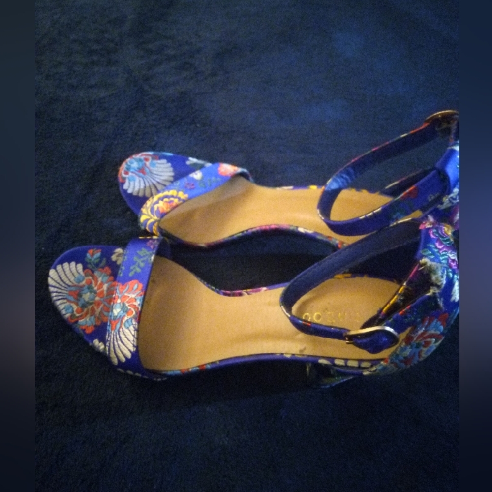Beautiful Blue Floral Sandals